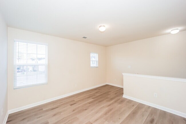 Building Photo - 12047 Quail Dr