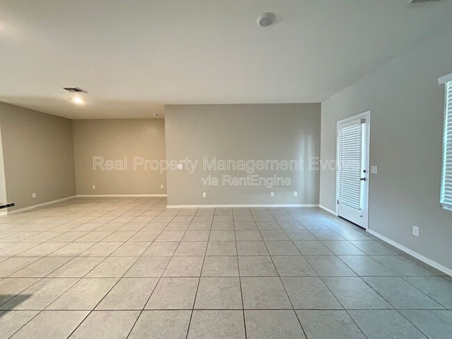 Building Photo - 6511 W Magdalena Ln