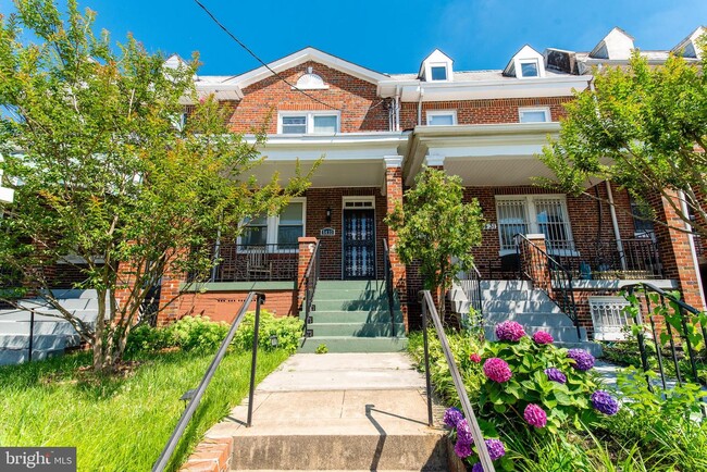 Building Photo - 5433 Kansas Ave NW