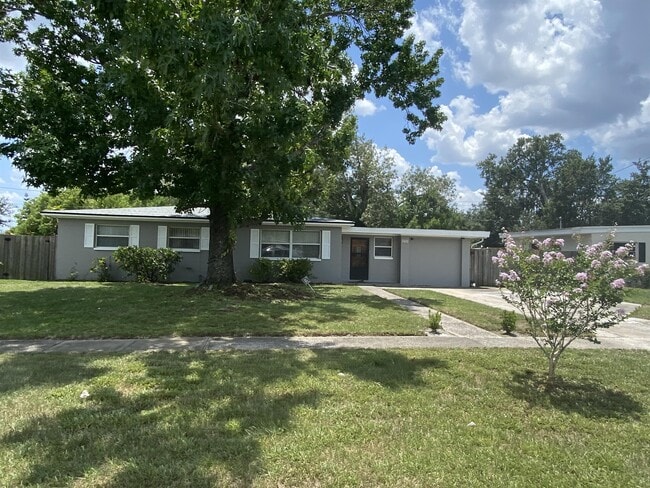 Primary Photo - 7400 Judd Way
