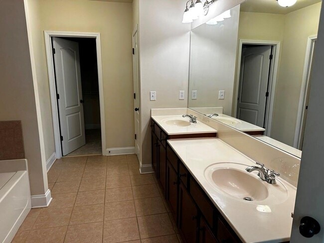Building Photo - 3182 Buck Way