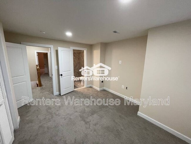 Building Photo - 921 N Patterson Park Ave