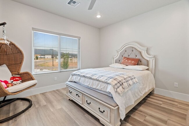 Building Photo - Elegant Residence on an Arce Lot