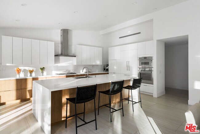 Building Photo - 49723 Ave Montero