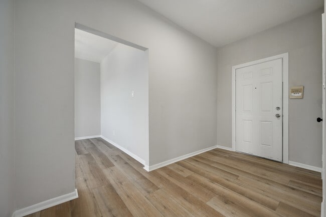 Building Photo - 1206 W 83rd St