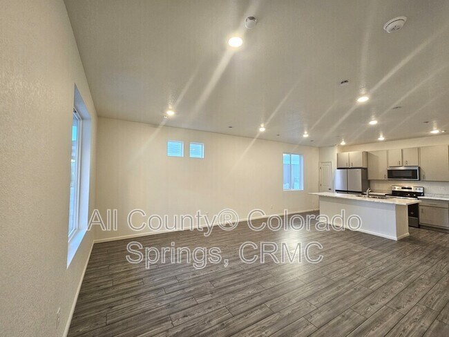 Building Photo - 9256 Lytle Grv
