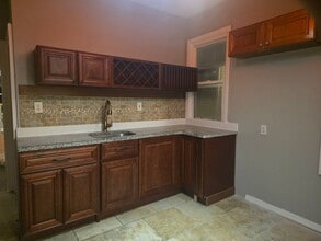 Building Photo - 349 Lyons Ave