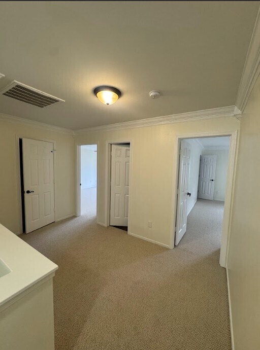 Building Photo - Spacious 3200+ sq. ft. home with large kit...