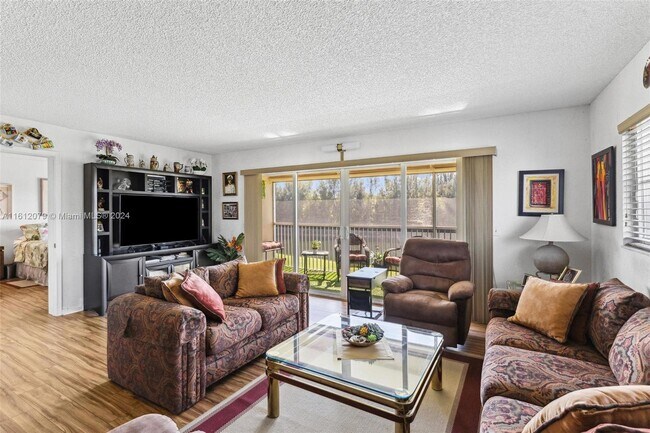 Building Photo - 900 SW 125th Way