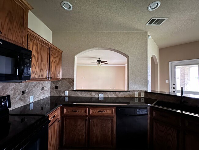 Building Photo - 708 Cody James Dr