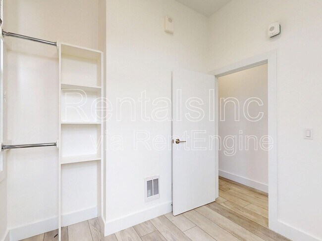 Building Photo - 759 6th Ave