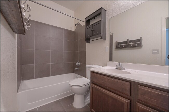 Building Photo - 14676 Oldenberg Ct