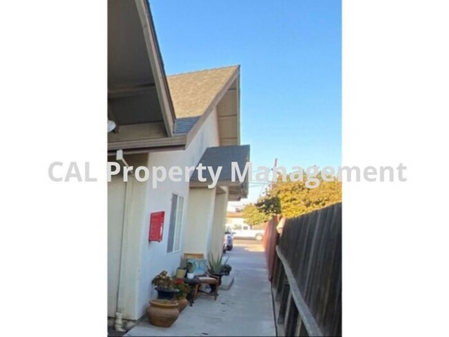 Building Photo - Two Bedroom for Rent in King City, CA!