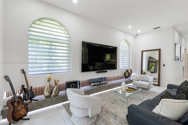 Building Photo - 8941 SW 65th Ct