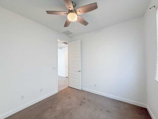 Building Photo - 3811 S 64th Dr