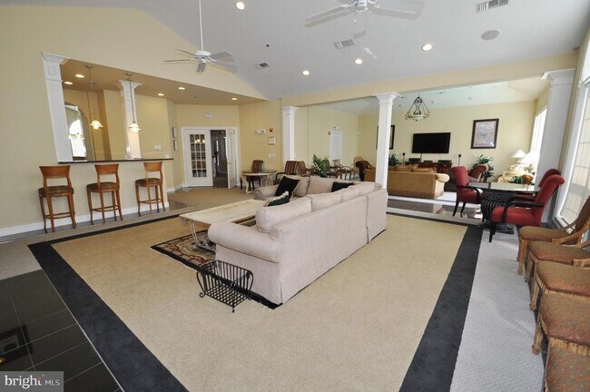 Building Photo - 4550 Strutfield Ln