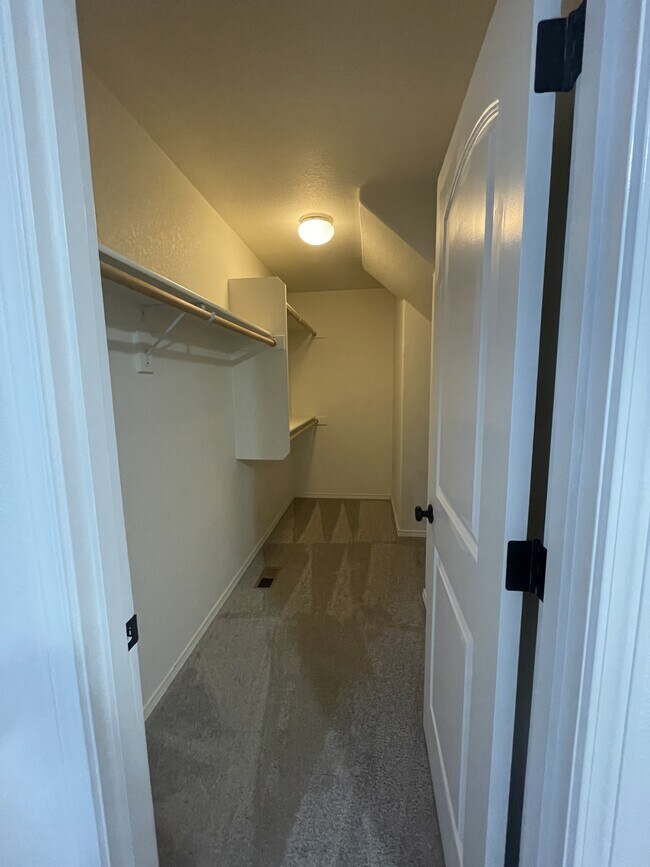 Building Photo - 13556 SE Steele St