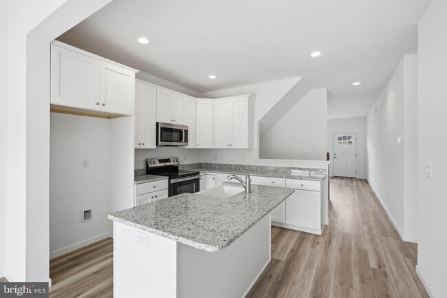Building Photo - 114 Hillard Fld