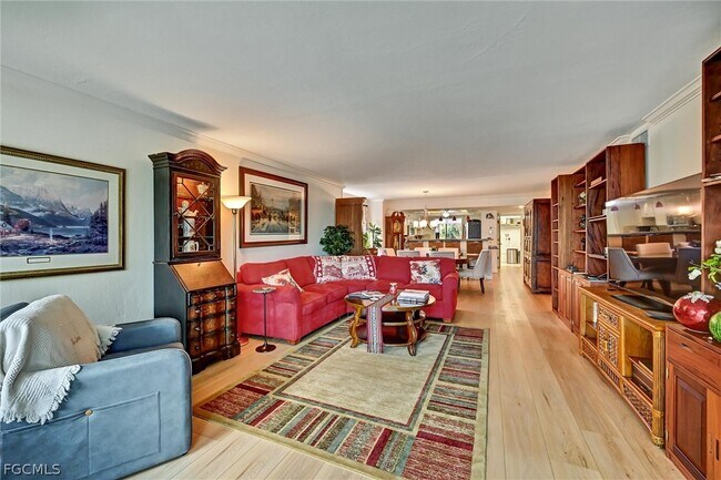 Building Photo - 4821 S Landings Dr