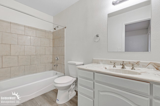 Building Photo - Remodeled 4Bdm 2Ba Downtown Duplex in Phoenix