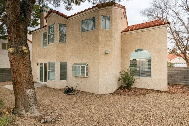 Building Photo - 1738 Toltec Cir