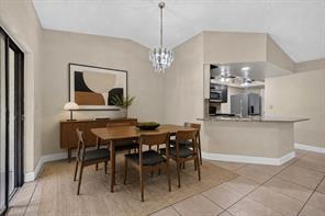 Building Photo - 660 Royalty Ct
