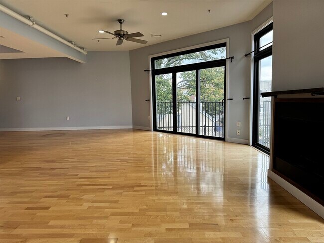 Building Photo - 950 Dorchester Ave