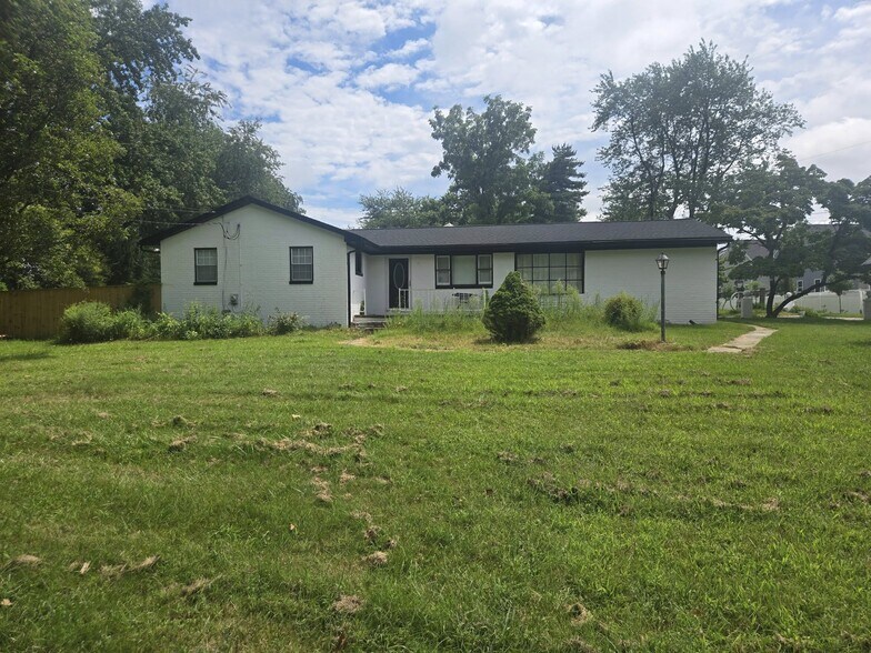 Primary Photo - 7339 Green Acres Dr