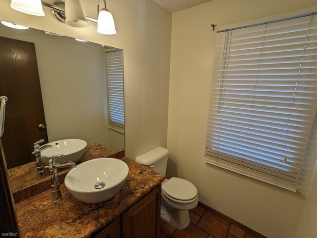 Building Photo - 4 br, 4 bath House - 409 West Concord Road