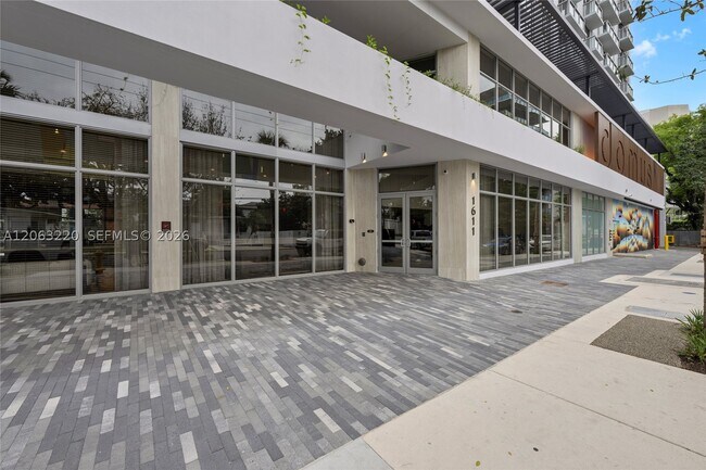 Building Photo - 1611 SW 2nd Ct
