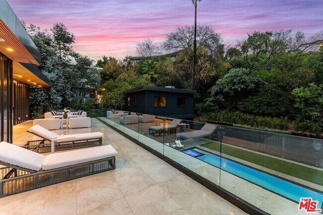 Building Photo - 9031 Alto Cedro Dr