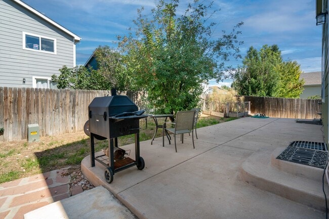 Building Photo - Super Beautiful Englewood 3 Bedroom Home A...