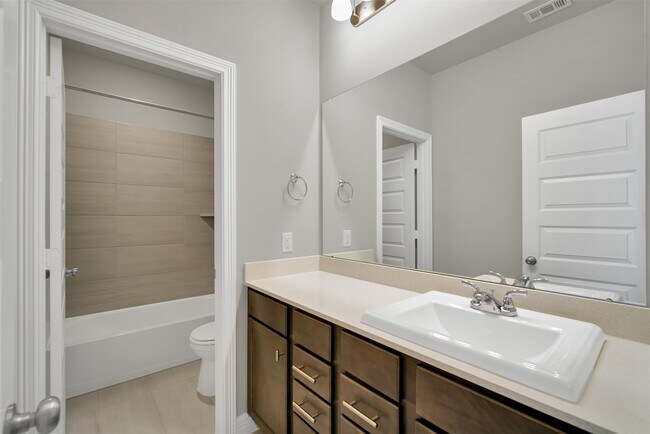 Building Photo - 529 Cedar Harbor Ct