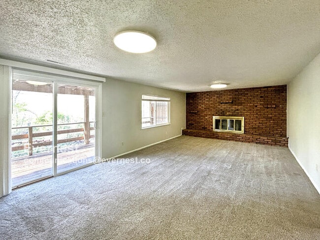Building Photo - 2507 Flintridge Dr