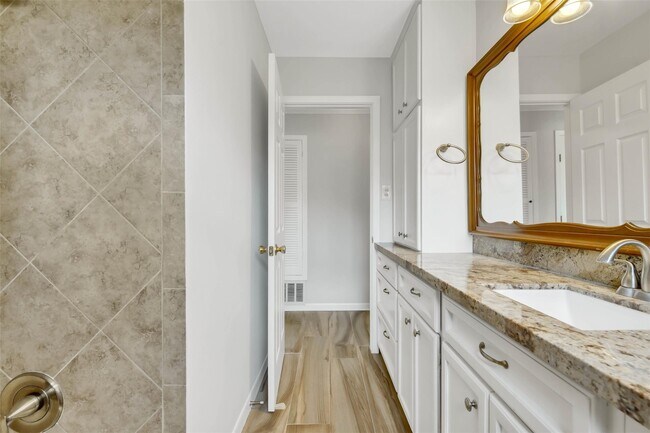 Building Photo - 442 Mignon Ln