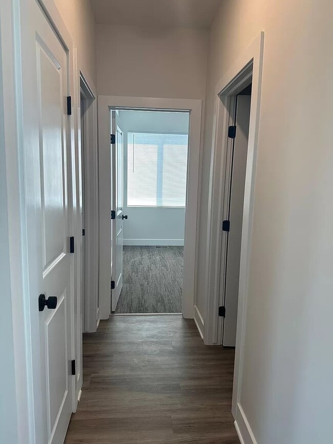 Building Photo - 15666 E 21st St N