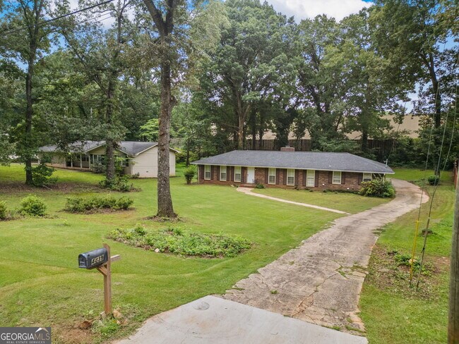 Building Photo - 4839 Lehigh Dr