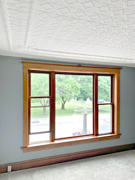 Building Photo - 619 1st St