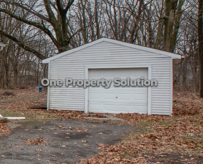 Building Photo - 3942 Lincoln St