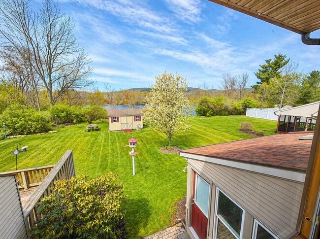 Building Photo - 209 Vivian Ln