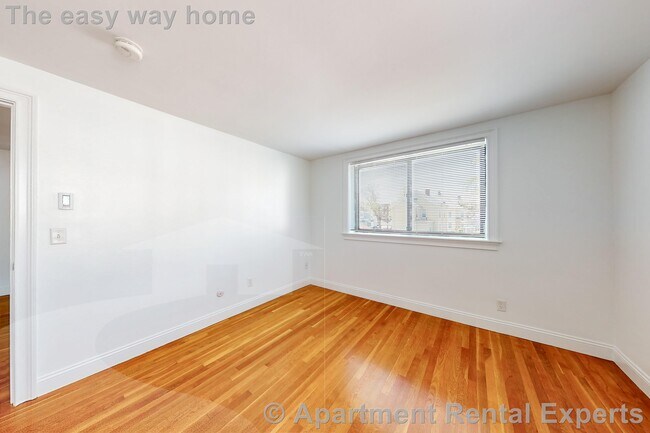 Building Photo - 134 Summer St