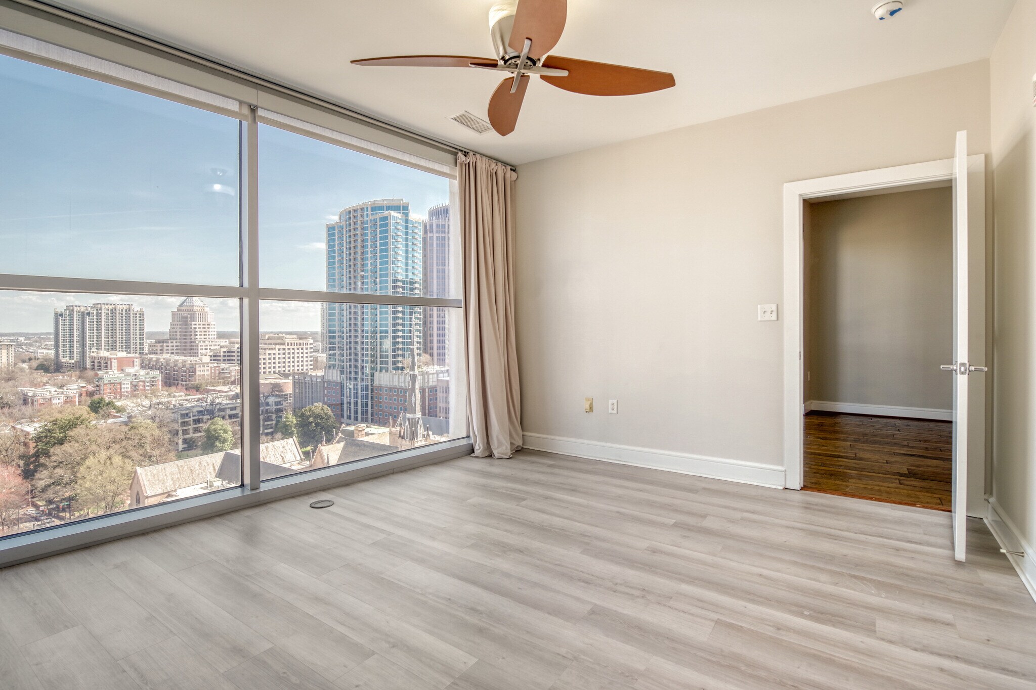 Building Photo - 333 W Trade St