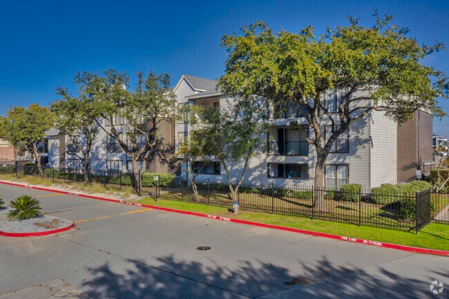 Primary Photo - The Elise Apartments