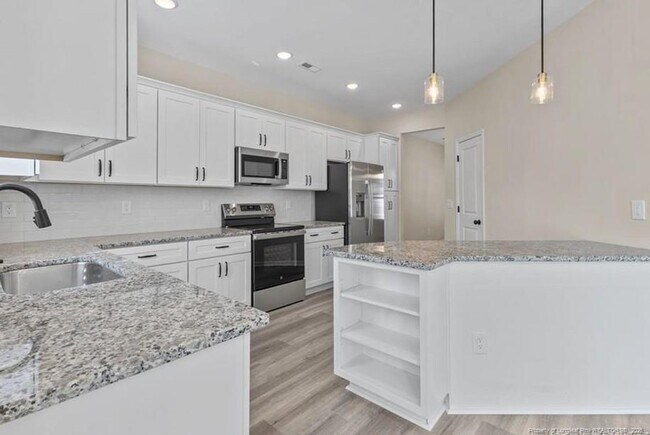 Building Photo - 7001 Summerlin Dr