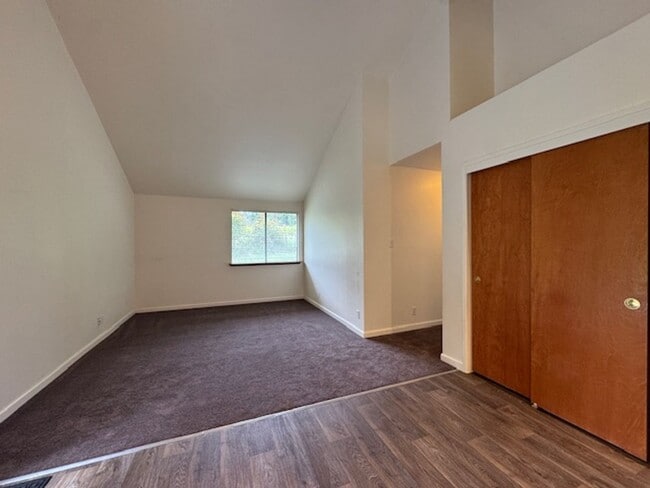 Building Photo - Two bedroom country charmer close to Occidental $2800.00