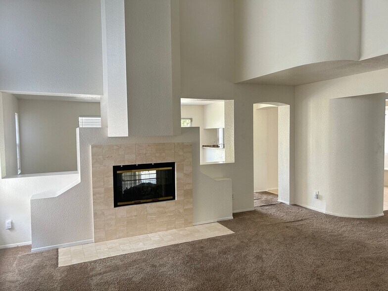 Building Photo - 2543 Spinnaker Ave