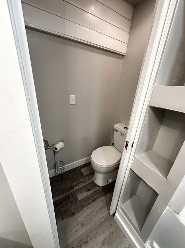 Building Photo - 1st Rent Month Free!! Stunning Partially F...