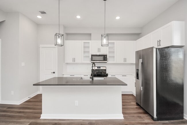 Building Photo - 8419 Berry Brush Ln