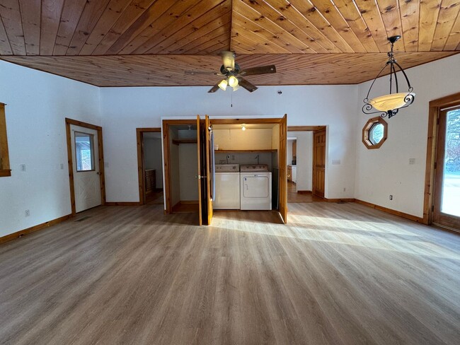 Building Photo - Charming Two-Bedroom Home in a Peaceful Wooded Setting