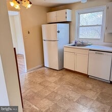 Building Photo - 820 Barkley Dr